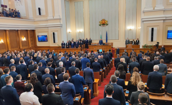 След неразбиране какво са гласували, депутатите ще променят мораториума за тока  