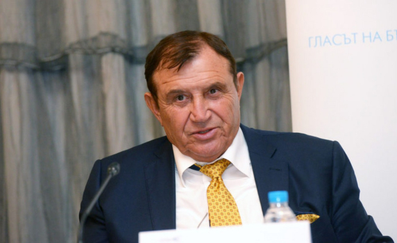 Служебният кабинет е обсъждал орден "Стара планина" за бившия вицепрезидент на "Мултигруп"