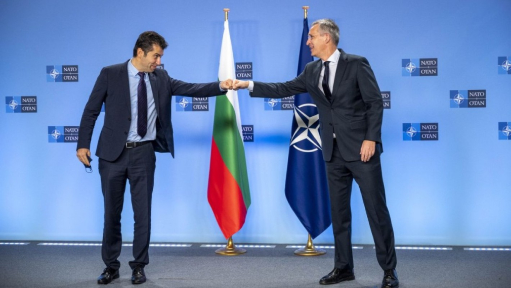 Столтенберг: България трябва да увеличи инвестициите във военните технологии (видео)