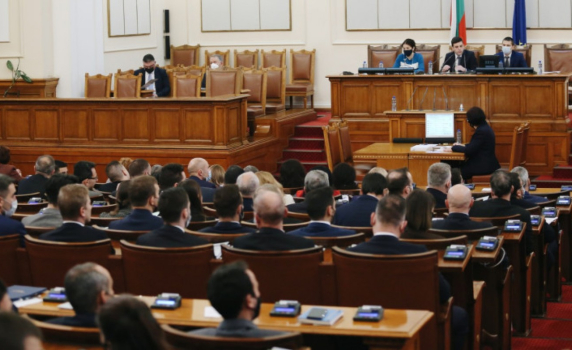 Четирима депутати от "Продължаваме промяната" подават оставки