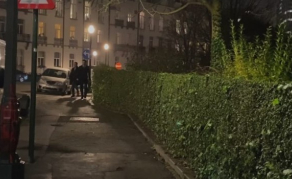 Пиарите на Петков прекалиха с негово видео от улиците на Брюксел в стил "Джони Уокър"