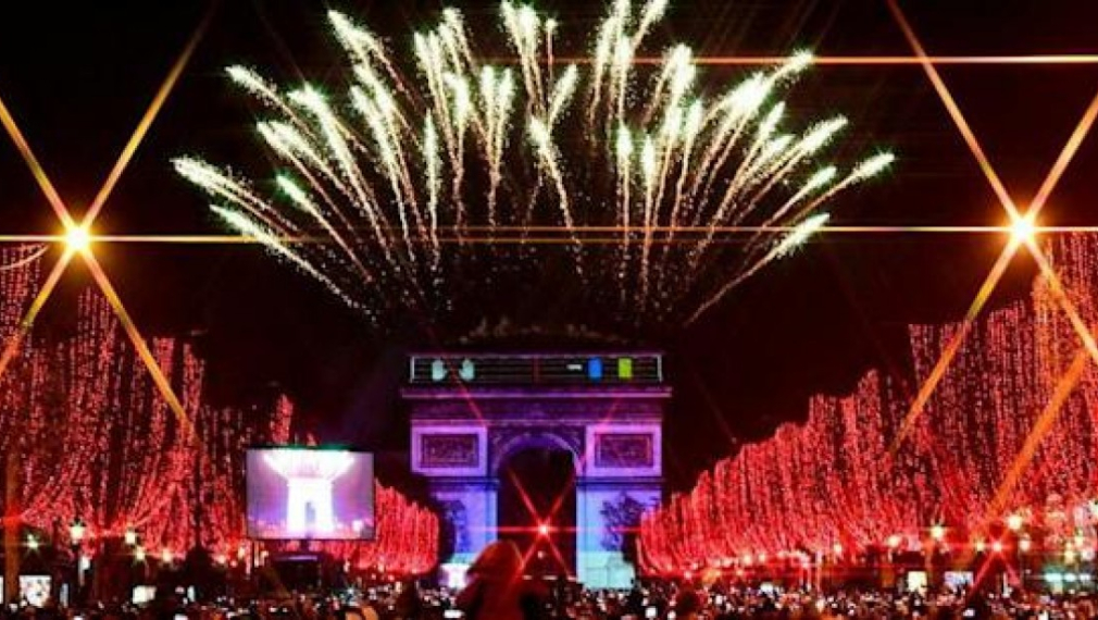 Париж отмени новогодишната заря заради Омикрон