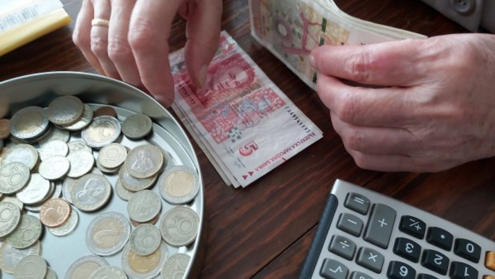 2 млрд. лв. повече са получили пенсионерите тази година