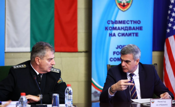 Разнобой в посланията на властта за военното присъствие на НАТО в България