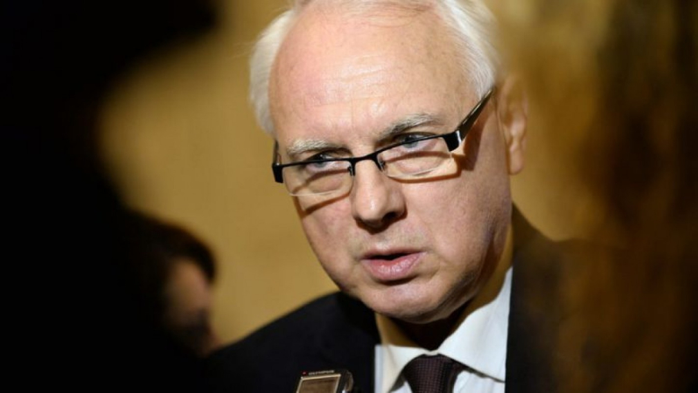 Човек на Радев ни сервира алиби за отстъпление пред Северна Македония
