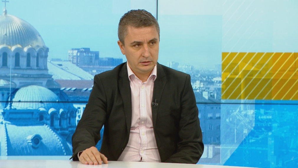 Министър Николов: Има 15% ръст на произведената електроенергия, системата не е нестабилна