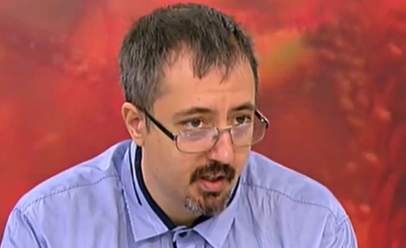 Д-р Лъчезар Томов: До 4 януари ще имаме хиляди случаи Омикрон дневно, очаква ни мощна вълна