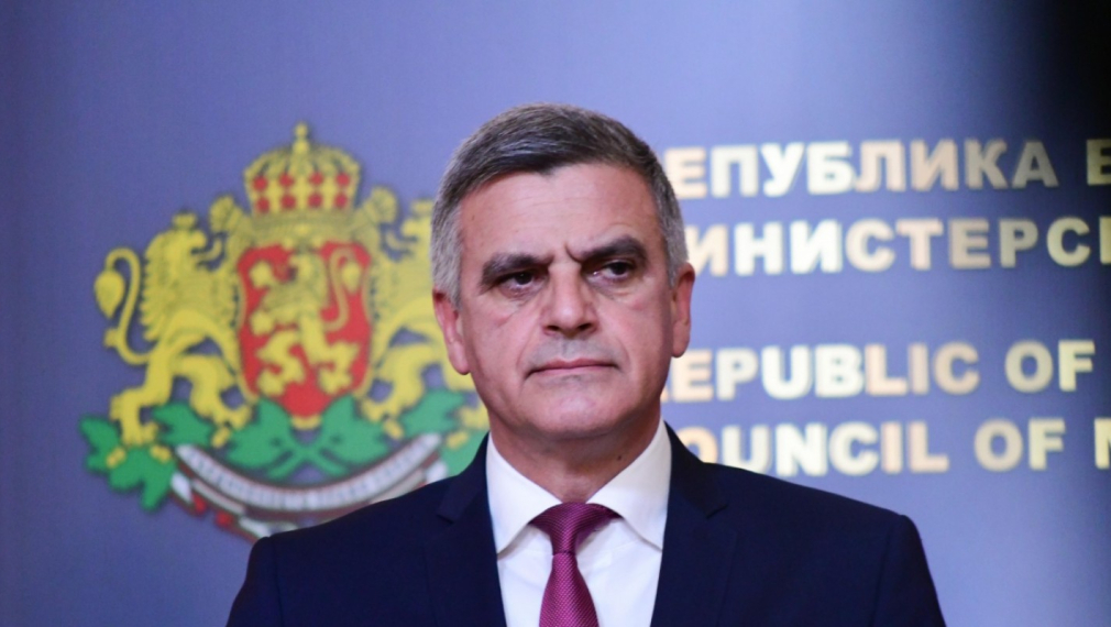 Министър Янев: Нека традициите и изконните ни ценности да ни сплотяват и да ни показват вярната посока
