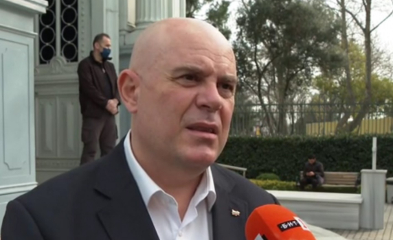 Гешев: Надявам се да загърбим омразата един към друг