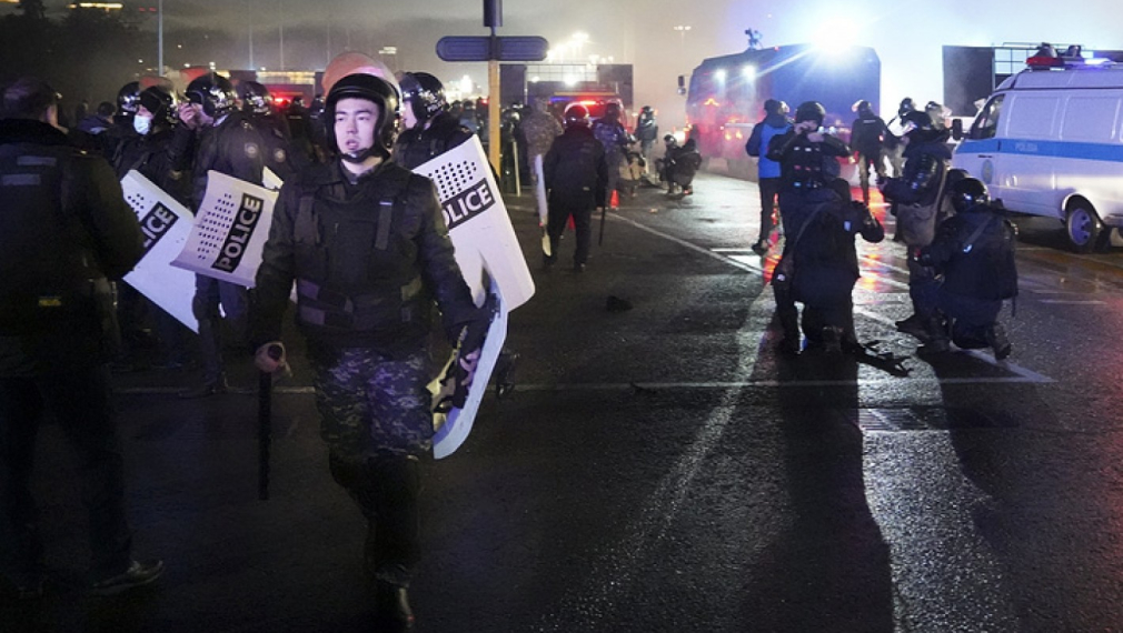 Над 200 арестувани на протестите в Казахстан