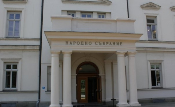 Засега без зелен сертификат в НС