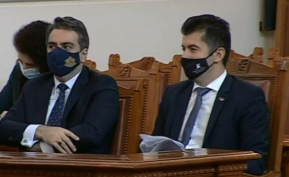 Петков и Василев пред НС: Строим завод за акумулаторни батерии в Маришкия басейн