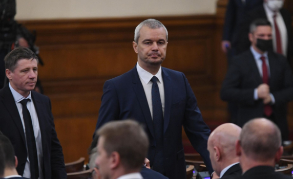  "Възраждане" жали в Конституционния съд решението за влизане в НС със зелен сертификат