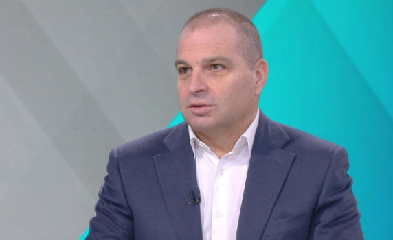 Министър Караджов: Сключен е договор за озеленяване на „Хемус“, а магистрала няма