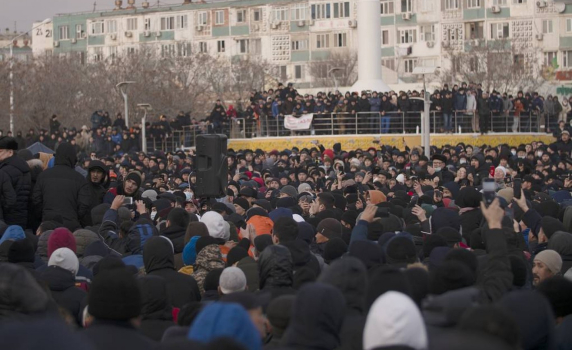 Казахстанските власти са задържали 7939 души заради безредиците