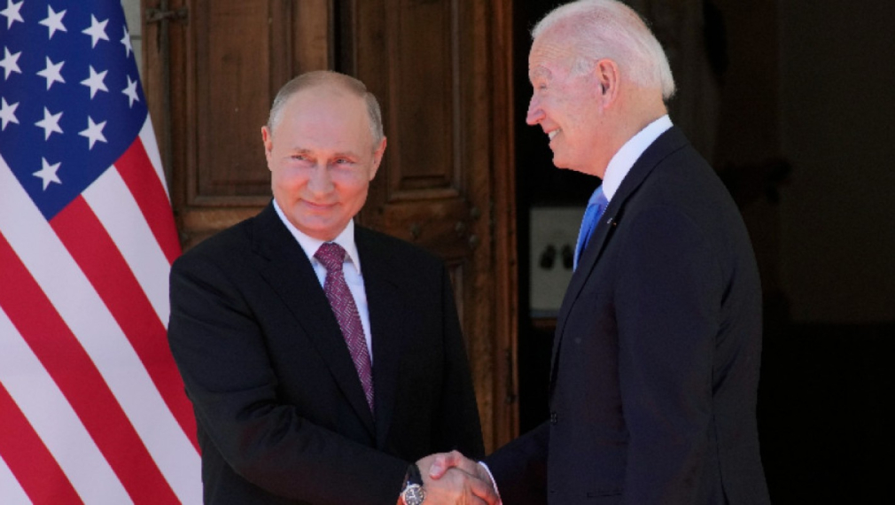 Forbes: Защо Байдън ще отстъпи на Путин
