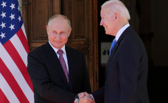 Forbes: Защо Байдън ще отстъпи на Путин