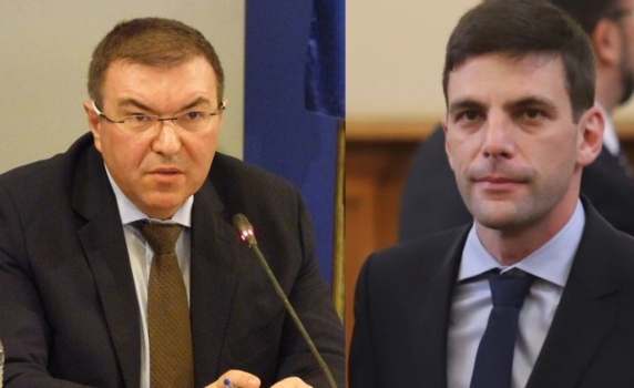 Никола Минчев публикува и първата странца от теста си, от ГЕРБ подозират, че може да е направен преди КСНС