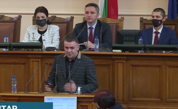 Ицо Хазарта за протеста: Важи ли законът за шепа нещастни фашисти? (видео)