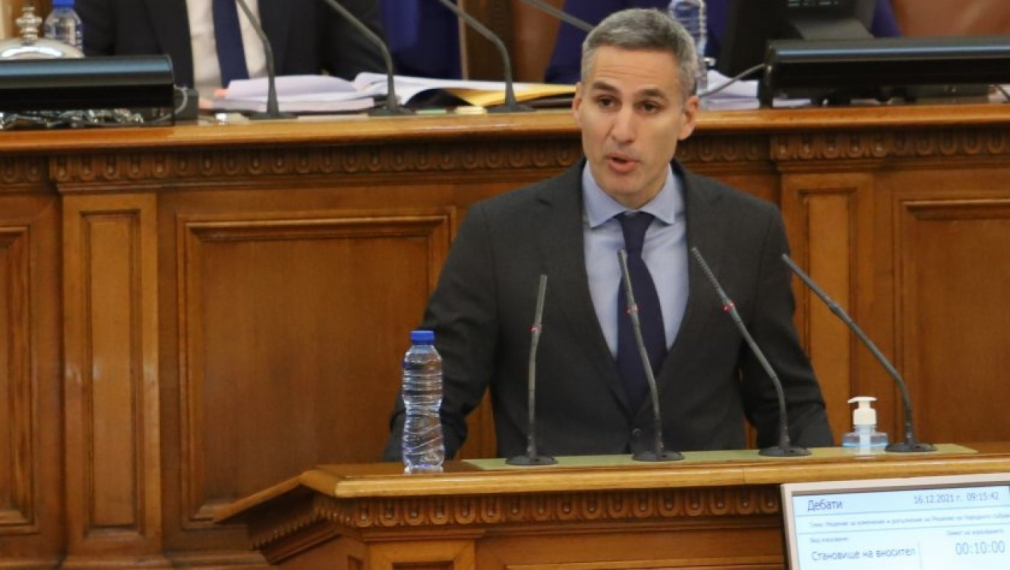 Управляващите поискаха оставката на Иван Гешев с декларация в парламента