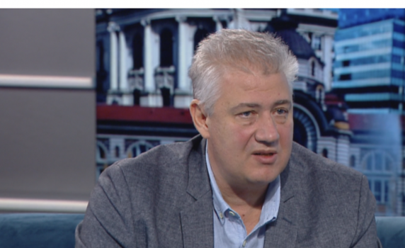 Балтов: Планът за справяне с пандемията е прах в очите на хората