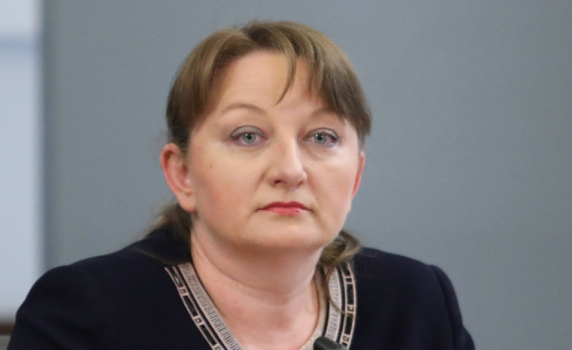 Сачева: Да се управлява криза чрез интензивните легла означава, че чакаме хората да влязат в болница