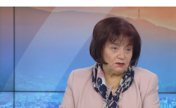 Янка Такева: Учителите капнаха, настояваме да се премине към онлайн обучение