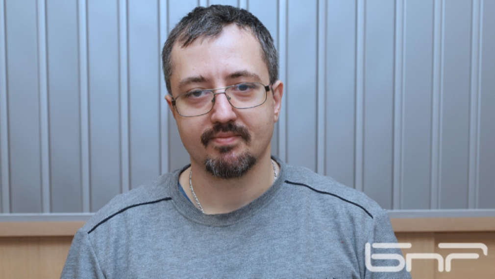 Лъчезар Томов: Планът за справяне с кризата е лош, не се спазва и не се налага