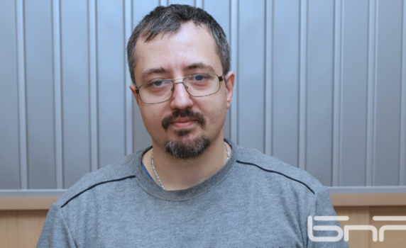 Лъчезар Томов: Планът за справяне с кризата е лош, не се спазва и не се налага