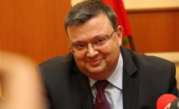 ВСС върна Цацаров в прокуратурата