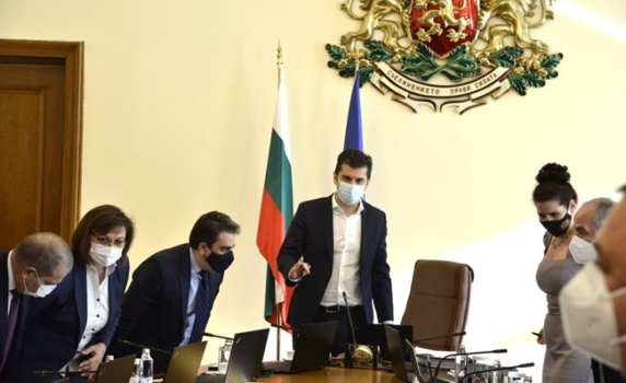 Петков: Януарските сметки за ток за бизнеса ще са по-ниски от декемврийските