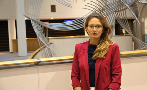 Цветелина Пенкова: Изтече документ, който определя ядрената енергетика като зелена за ограничен период от време