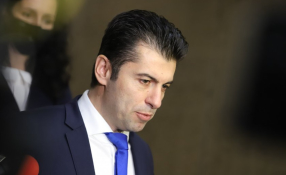 Европейският парламент пита Кирил Петков за канадското гражданство, намесата му в съдебната власт и поисканата оставка на Гешев