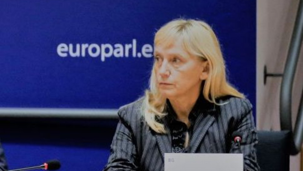 Елена Йончева: В Европейския парламент очакваме конкретни действия за промяна в съдебната система в България