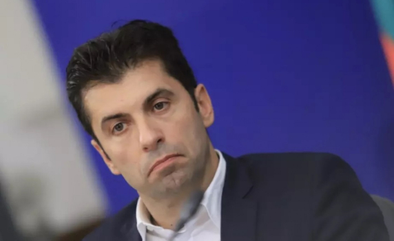 Кирил Петков се похвали с любим разказ на Чехов, който е на Толстой