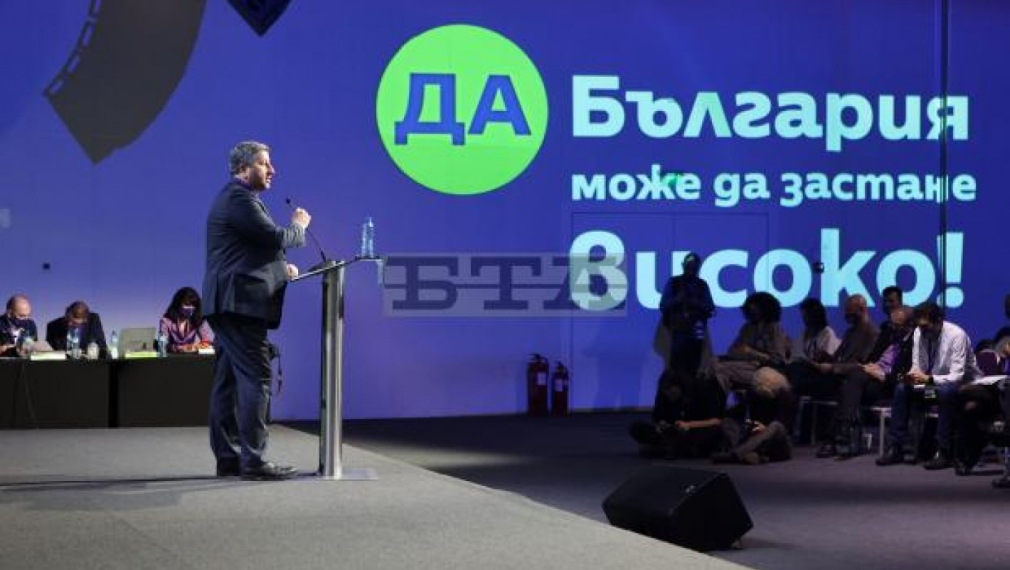 Христо Иванов остава начело на "Да, България"