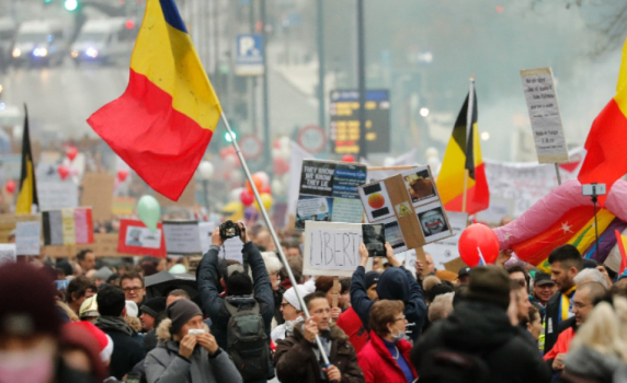 Стотици протестираха в Белгия и Германия срещу Covid мерките
