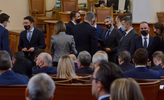 На живо от Народното събрание, 2.02.2022 г.