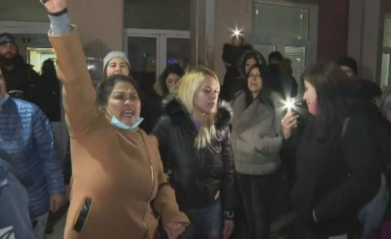 Стотици на протест във Враца след смъртта в спешното (видео)