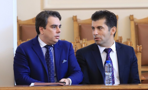 Кирил и Асен за милиардите дълг преди и след изборите (видео)