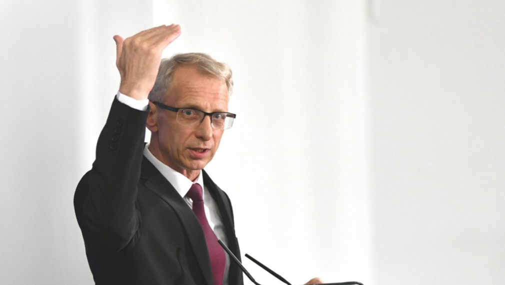 OFFNews: Готви се голямо окрупняване на университети у нас: намаляват държавните от 38 на 16 