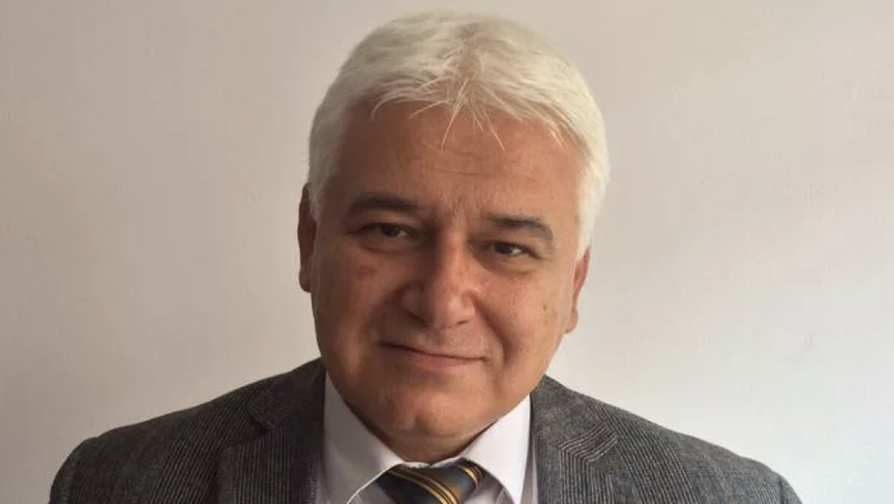 Проф. Киров: Войната между Гешев и Петков придоби фарсово-дебилен характер
