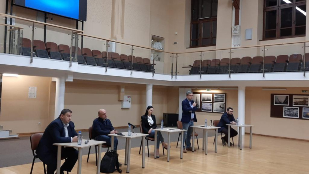 Управляват ни авантюристи и най-скъпо платените стажанти на държавата