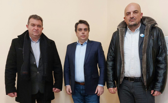 Асен Василев обеща нови ревизии на Пеевски