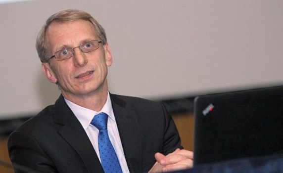 Реформата на Денков: държавните вузове се закриват, частните се развиват