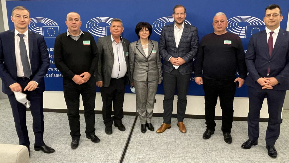 ЕНП ще постави в Европарламента темата за върховенството на закона в България