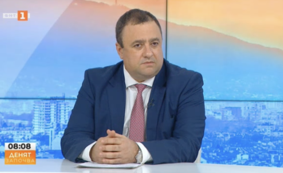 Министър Иванов: Обществени поръчки в "Напоителни системи" са провеждани в полза на определени фирми