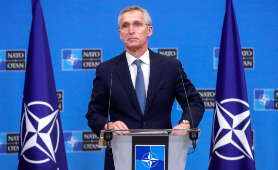 Столтенберг: НАТО обмисля дългосрочно присъствие на бойни групи в района на Черно море