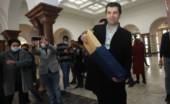 Прокуратурата няма да разпитва журналисти заради Кирил Петков
