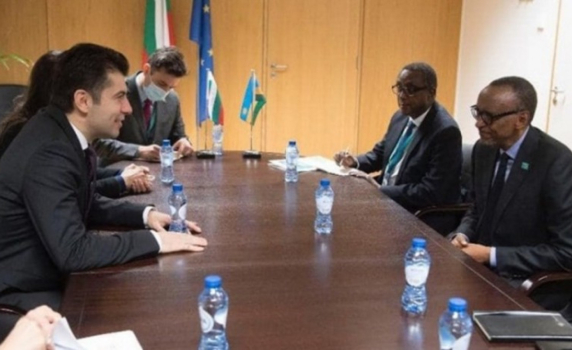 Петков се срещна с президента на Руанда на фона на протести срещу присъствието му в Брюксел